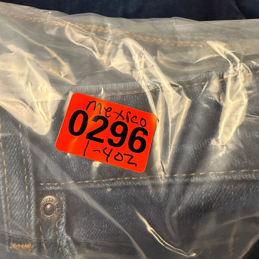 L.L.Bean Classic Fit Womens Size 6P Straight Leg Jeans Blue‎ Stretch Denim